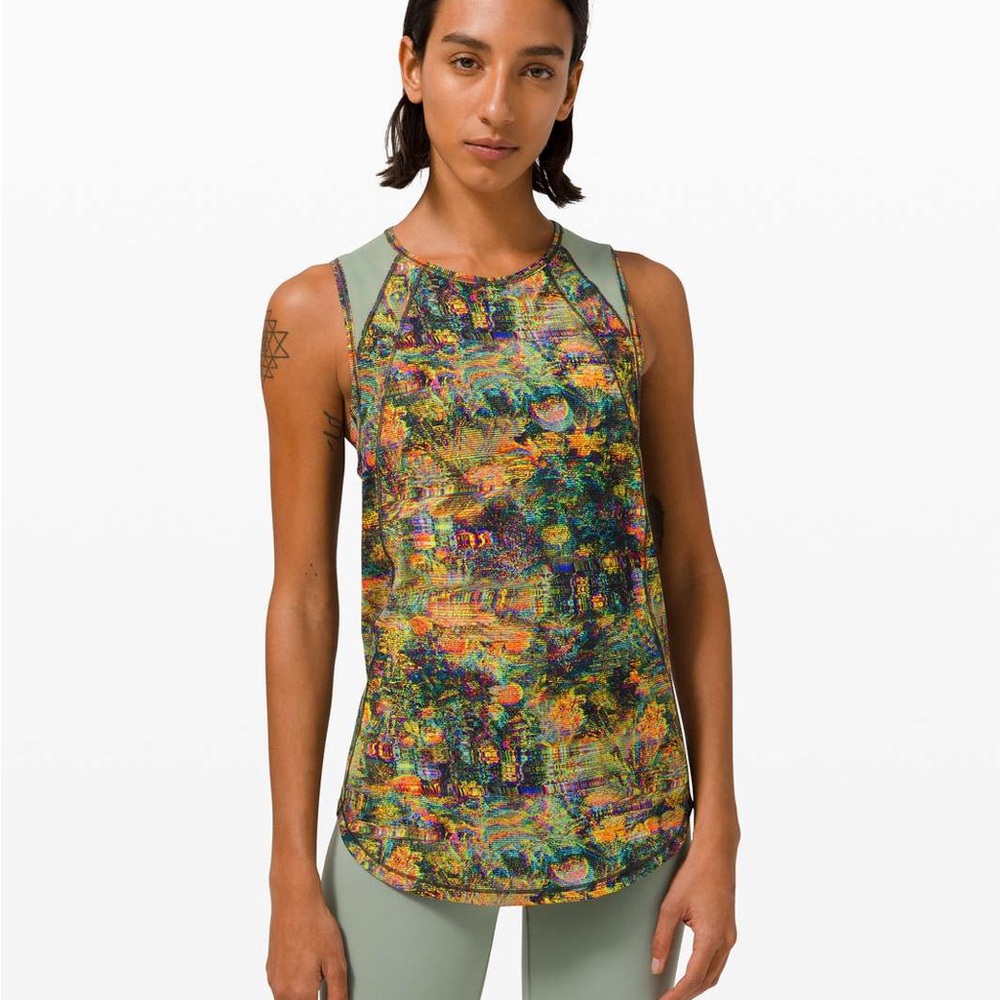 Lululemon Sculpt Tank
Glitch Tapestry Starlight Multi